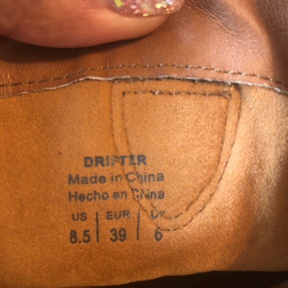 Boots - Picture 3 of 5